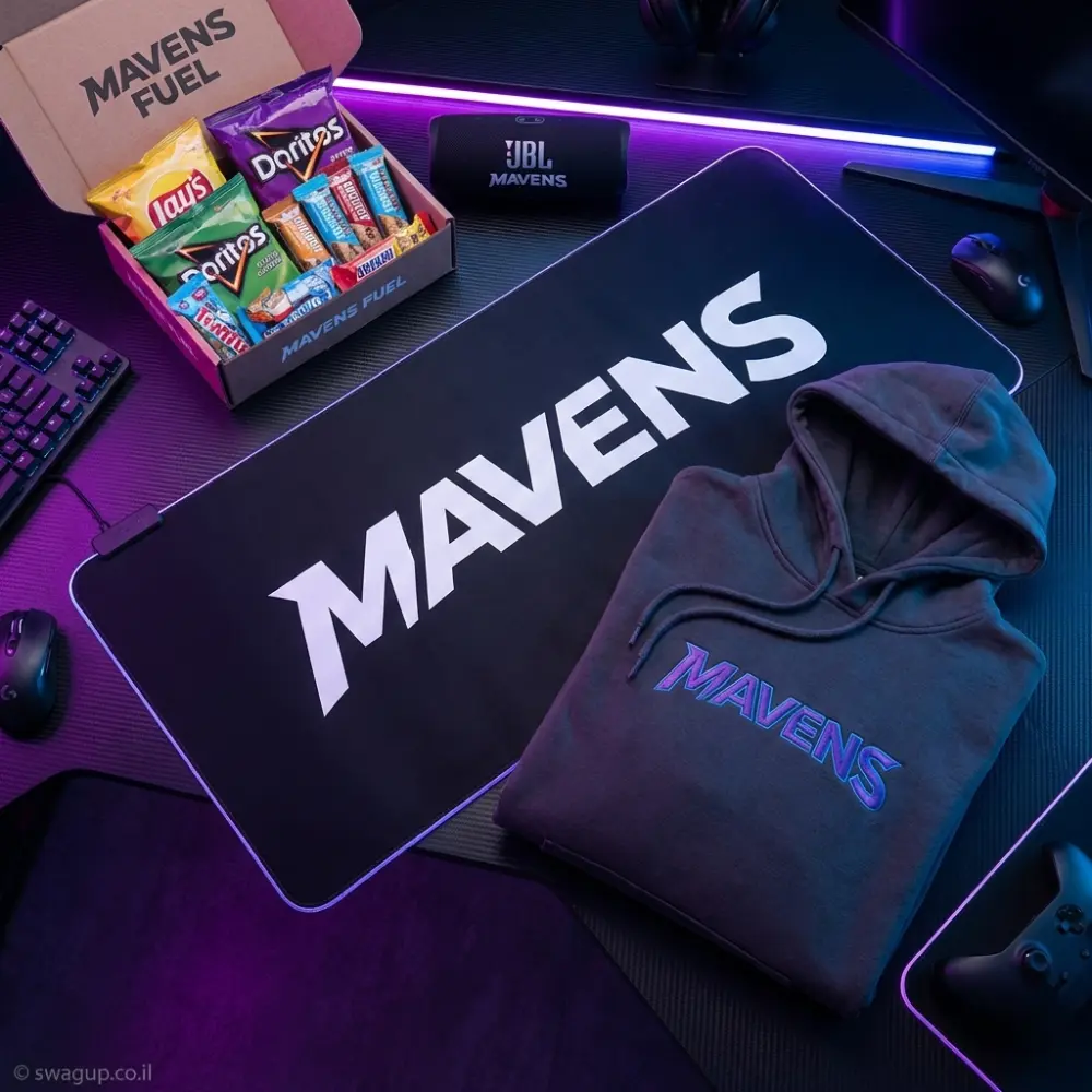 The Tech-Pulse Pack: מארז מיתוג עוצמתי הכולל קפוצ'ון פרימיום, רמקול JBL, משטח עבודה ענק וחבילת חטיפי אנרגיה. הציוד המושלם לביצועים גבוהים. היכנסו לצפייה.